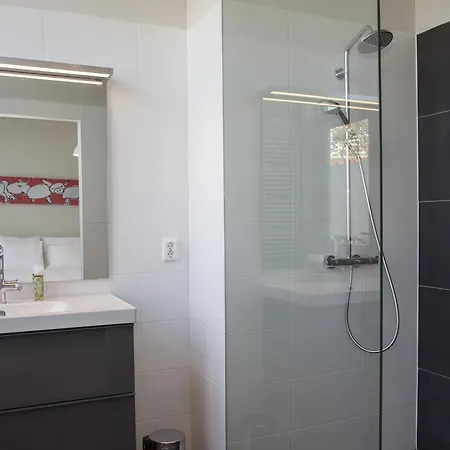 Savina Oase Nabij Centrum, Zee En Station